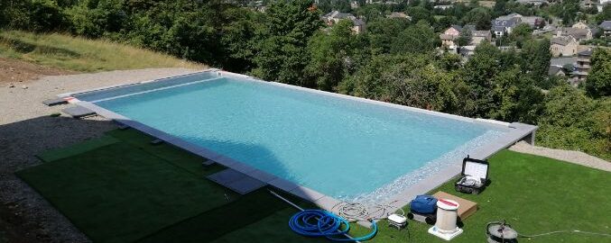 Piscine à débordement SAS Mathieu